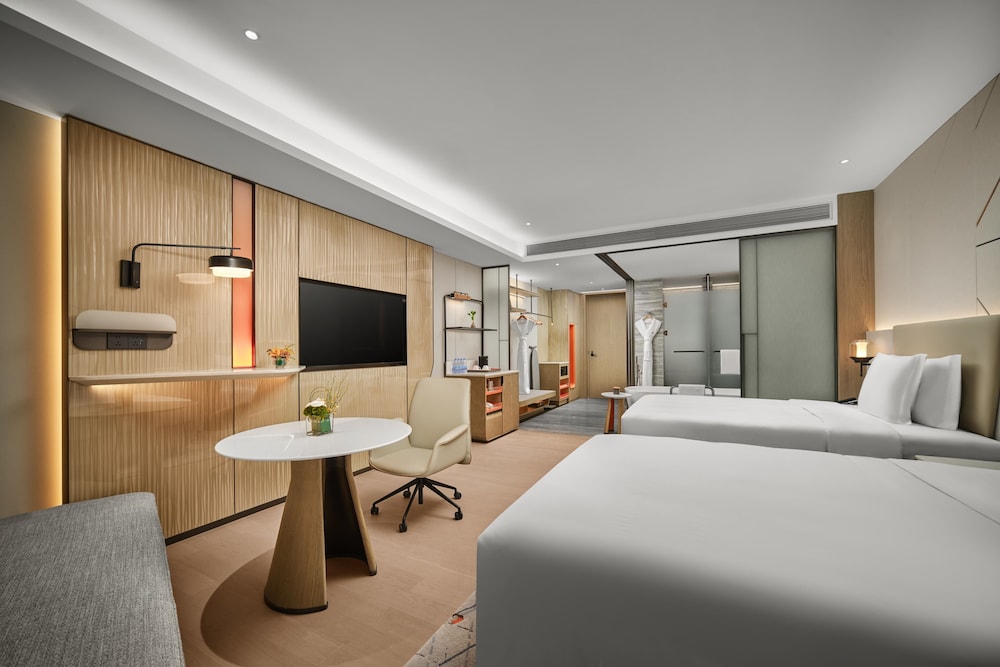 Standard Room, 2 Double Beds, Club Lounge Access photo 2