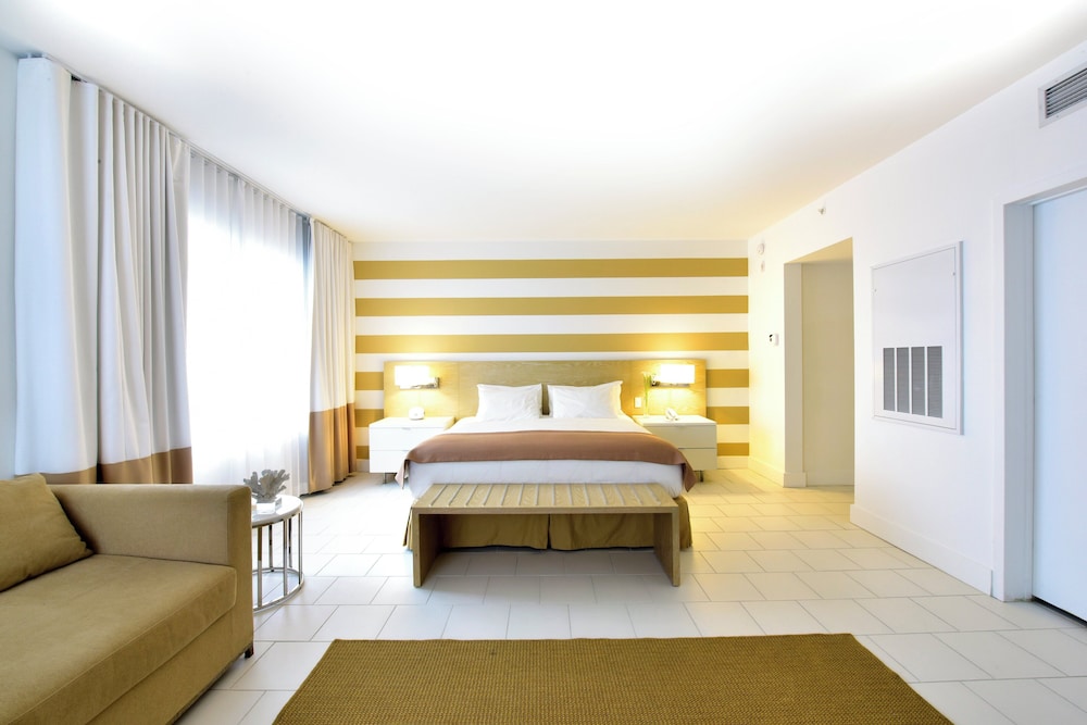 Deluxe Room (with Sofa Bed, 3 Persons) photo 1