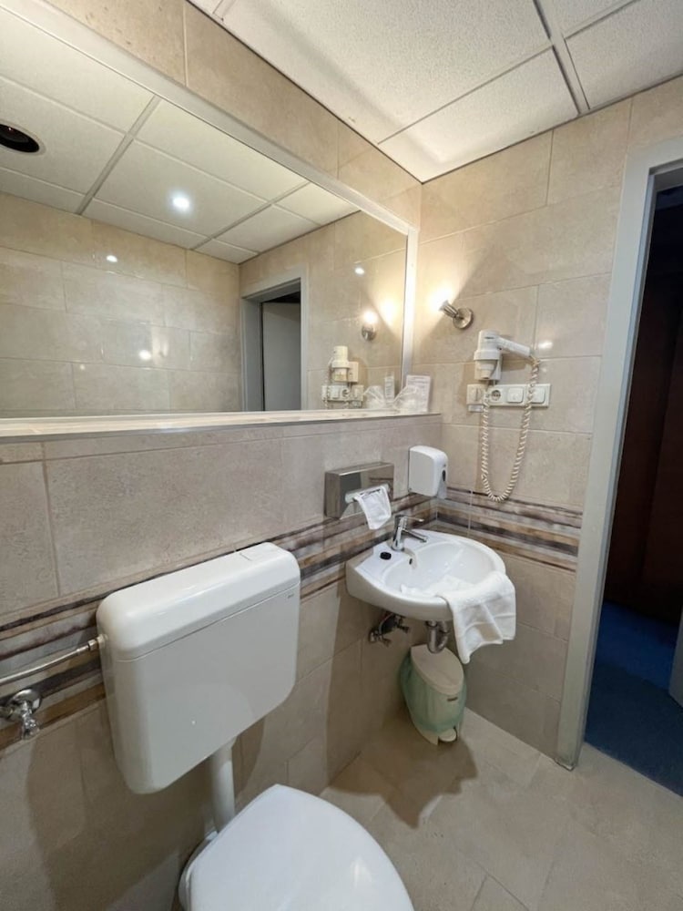 Standard Quadruple Room, 2 Bedrooms photo 2