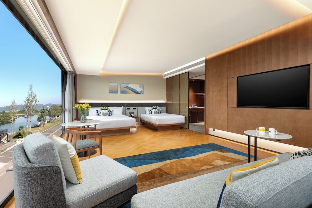 Premium Room, Multiple Beds, Garden View photo 2