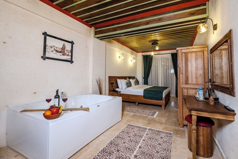 Suite, City View