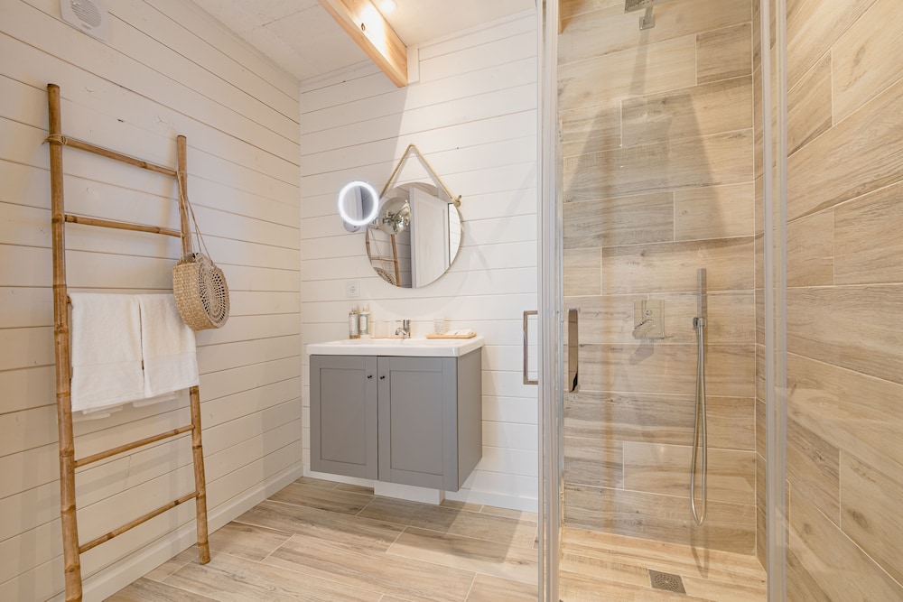 Traditional Double or Twin Room - Photo 8
