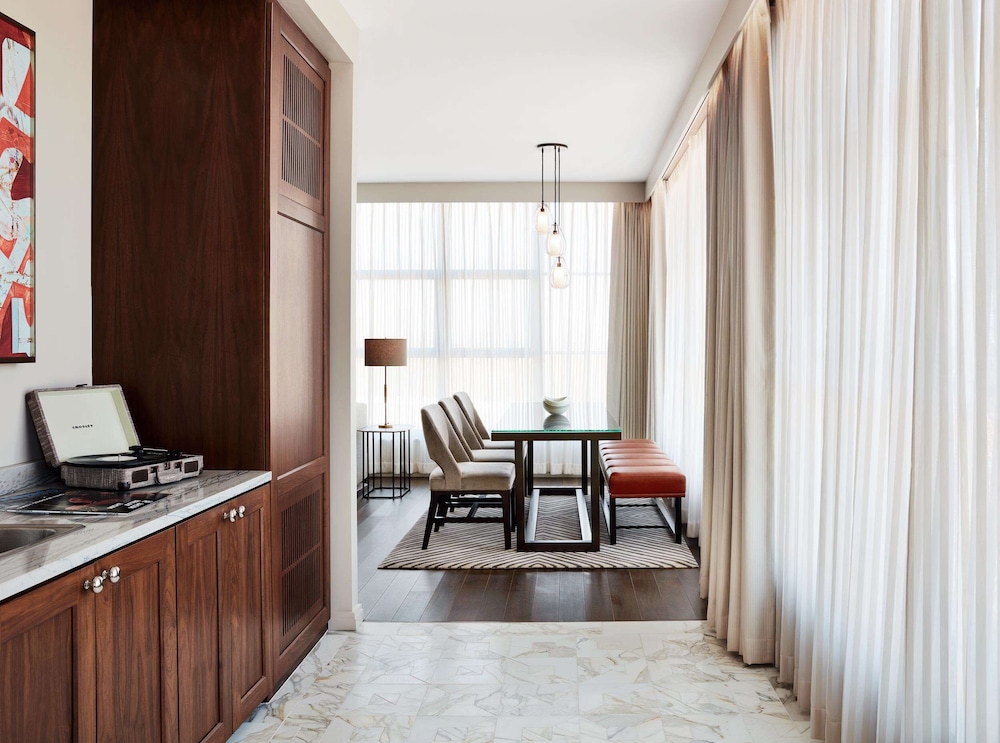 Suite, Accessible (Dorchester) photo 2