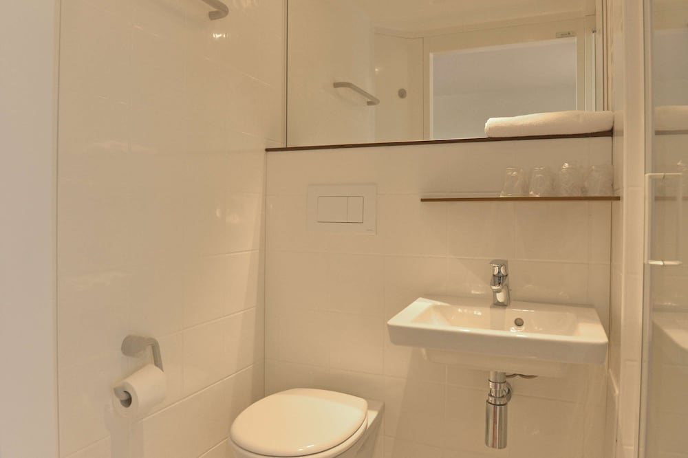 Standard Room, 1 Double Bed - Photo 5
