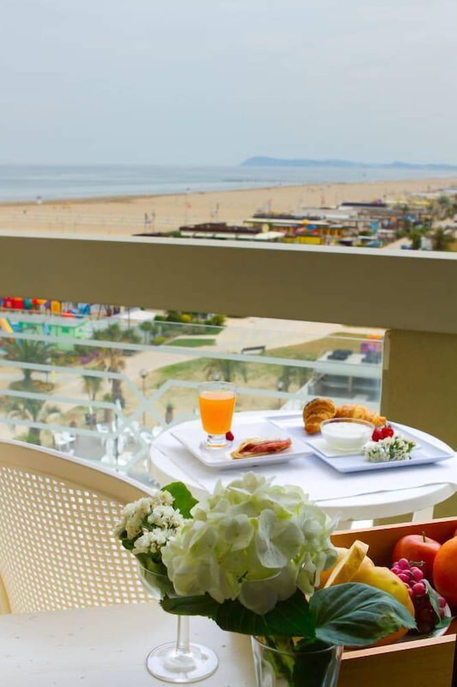 Standard Double or Twin Room, Accessible, Sea View photo 3
