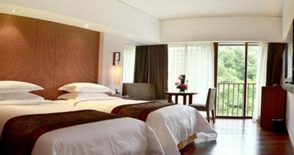 Standard Room, Hill View photo 3