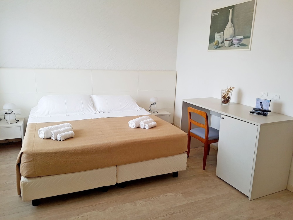 Standard Double Or Twin Room photo 1
