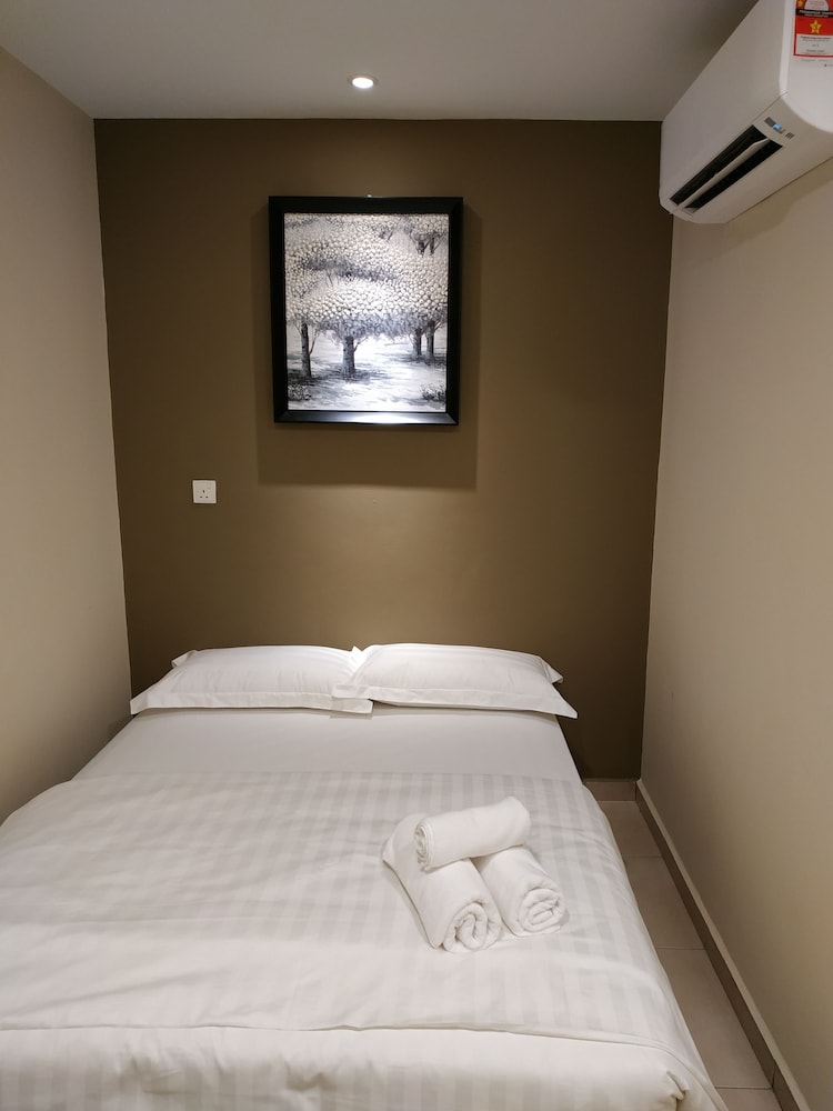 Standard Room, 1 Queen Bed - Photo 10