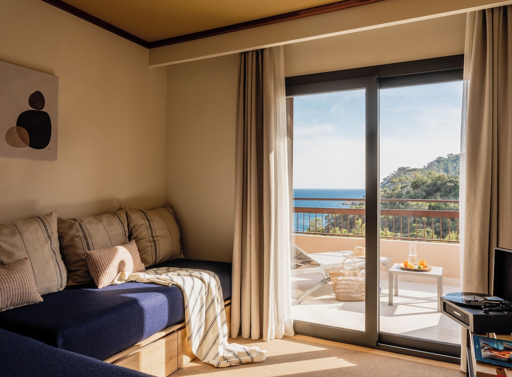ZEL House 2 Bedroom Mediterranean View (4+2)