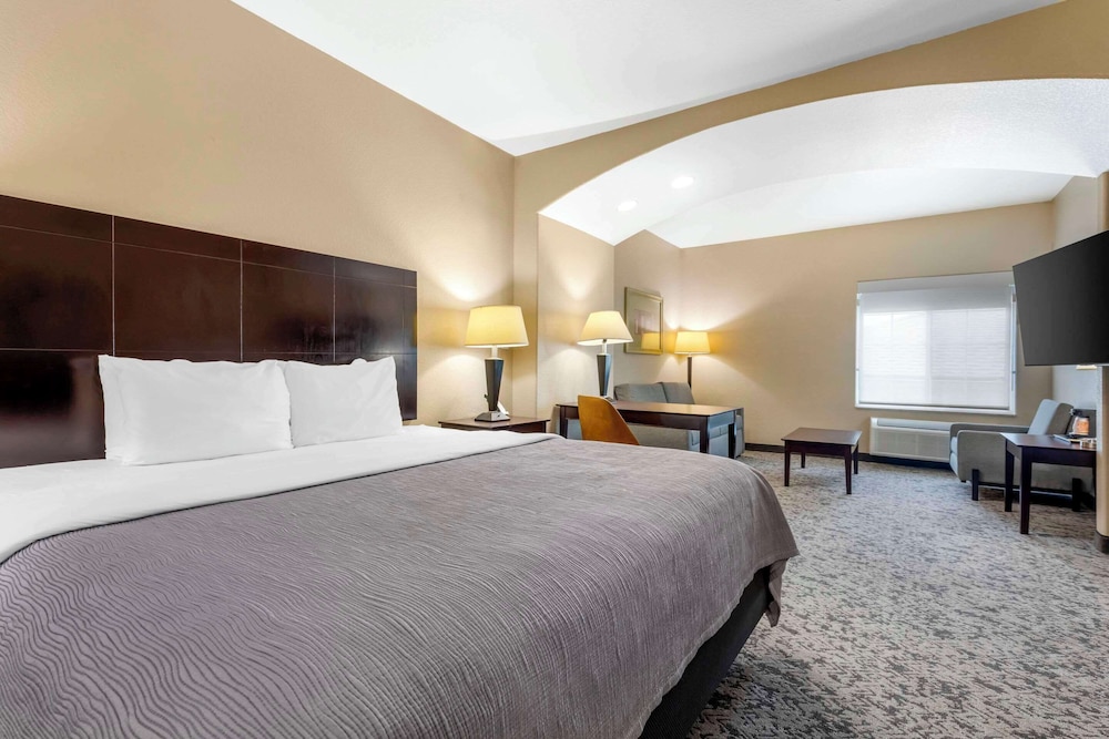 Suite, 1 King Bed, Non Smoking