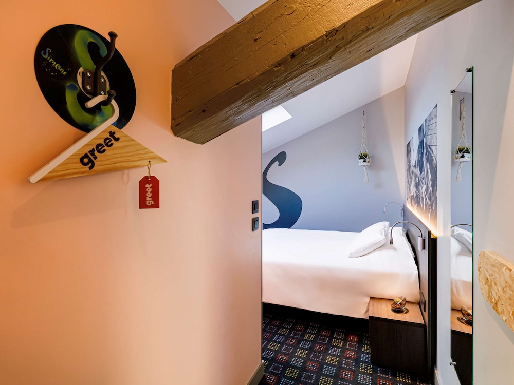 Standard Room, 1 Double Bed (Pop) thumbnail 6