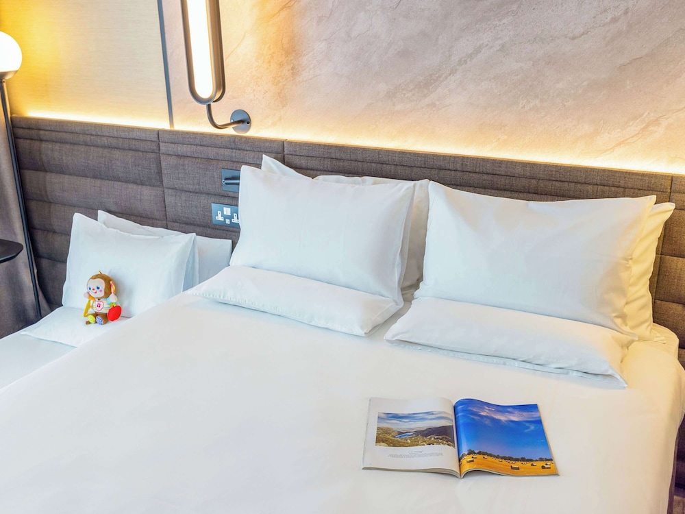Superior Room, 1 Queen Bed with Sofa bed