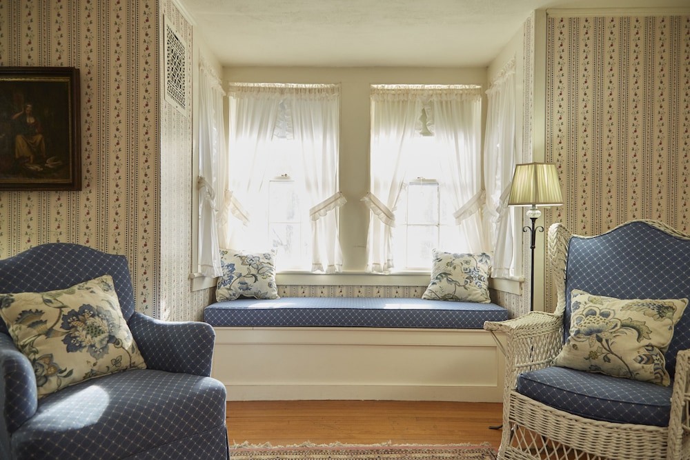 Village House Queen Suite photo 3