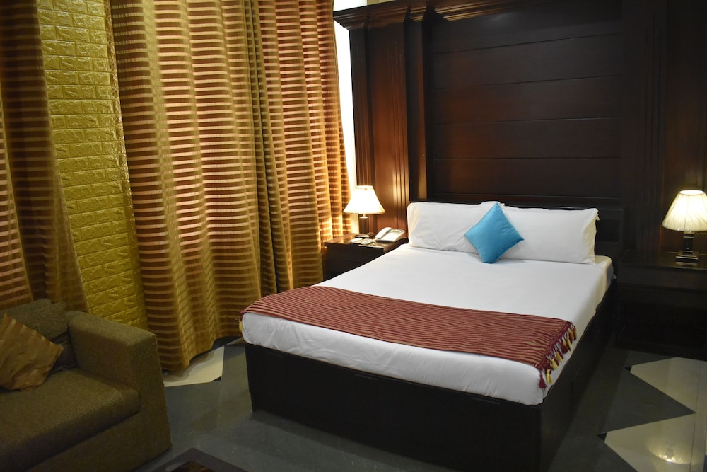 Deluxe Suite