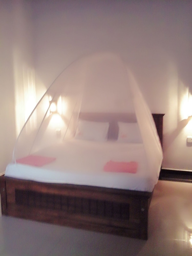 Deluxe Double Room, 4 Bedrooms, Smoking, Lagoon View photo 3