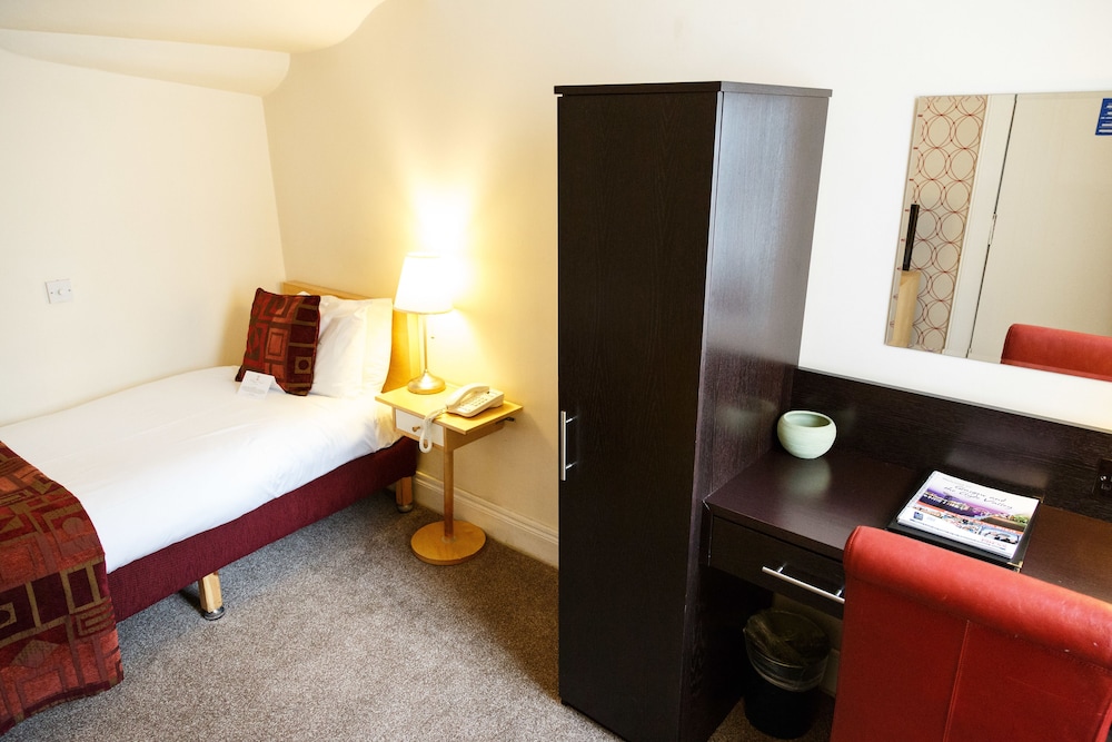 Budget Single | Bed Only | Bathroom facilities available photo 1