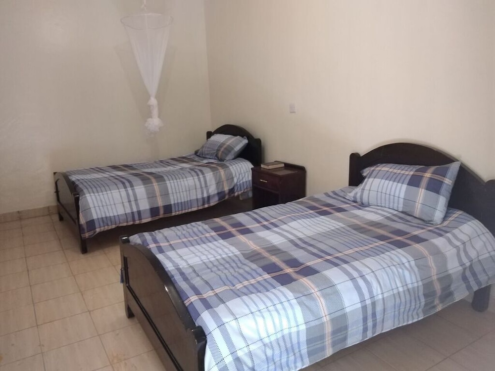 Basic Twin Room photo 2