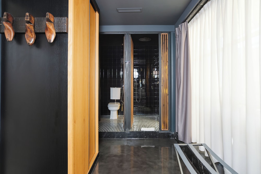 Petitte Penthouse