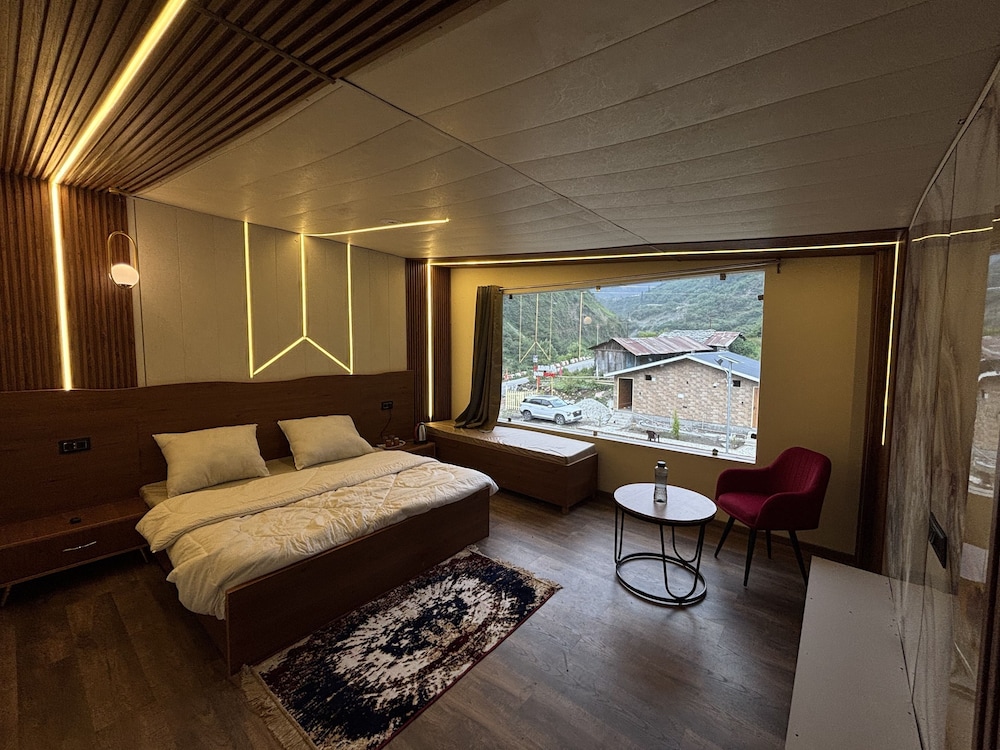 Luxury Double Room, Hill View