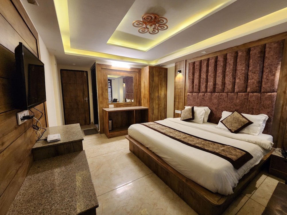 Deluxe Room - Photo 10
