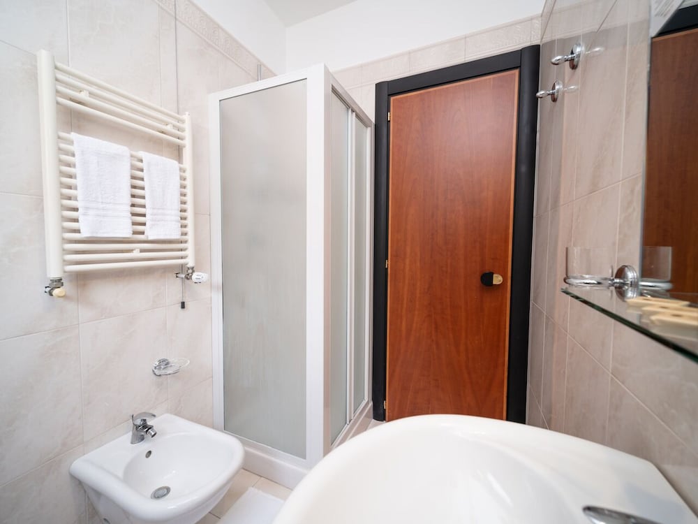 Superior Twin Room - Photo 26