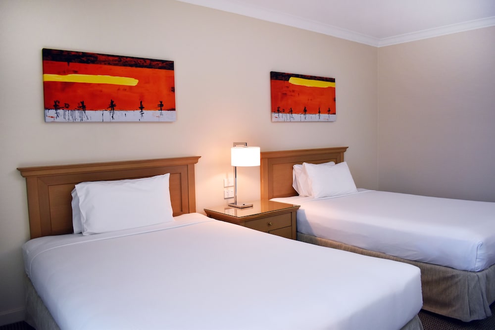 Superior Twin, (7 Nights Parking Included Package)