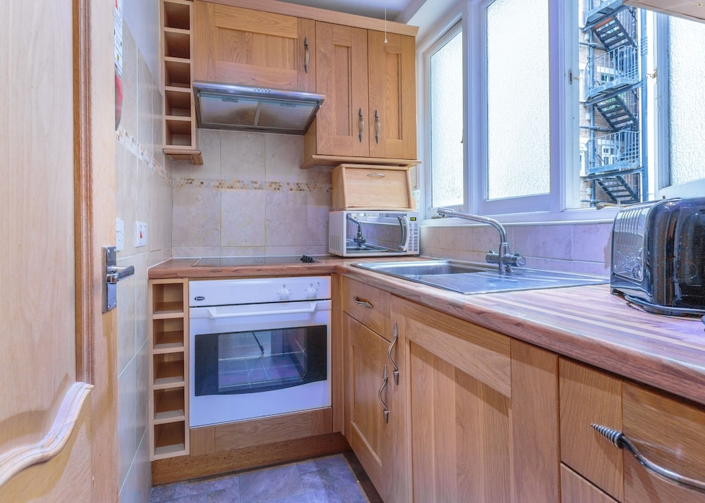 Apartment, Private Bathroom (Family Studio) photo 3