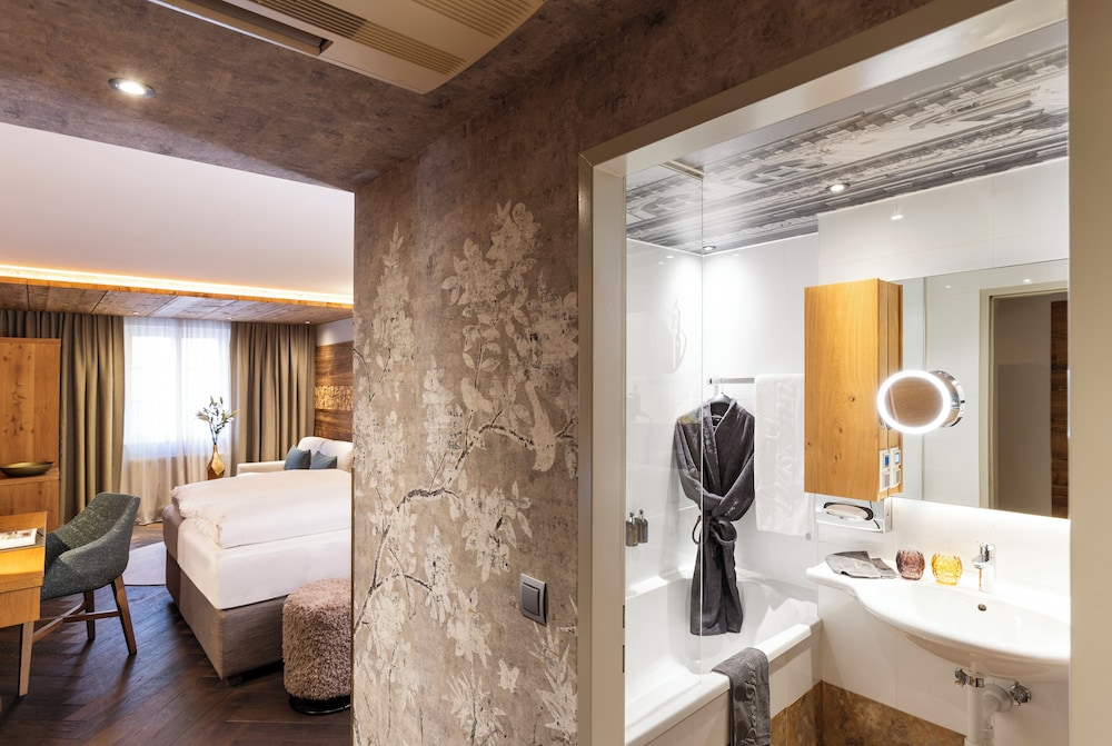Deluxe Double Room (Tyrol) - Photo 8