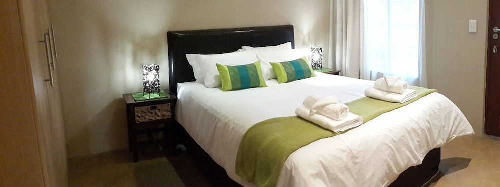 Self-catering Cottage (2) photo 2