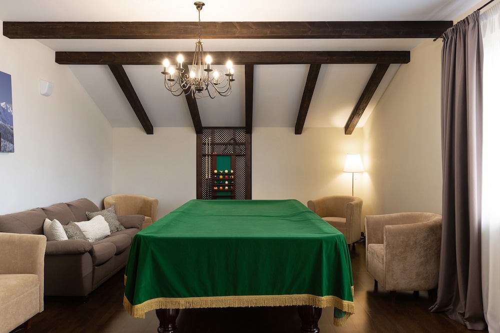 Comfort Chalet, 5 Bedrooms (No12) photo 3