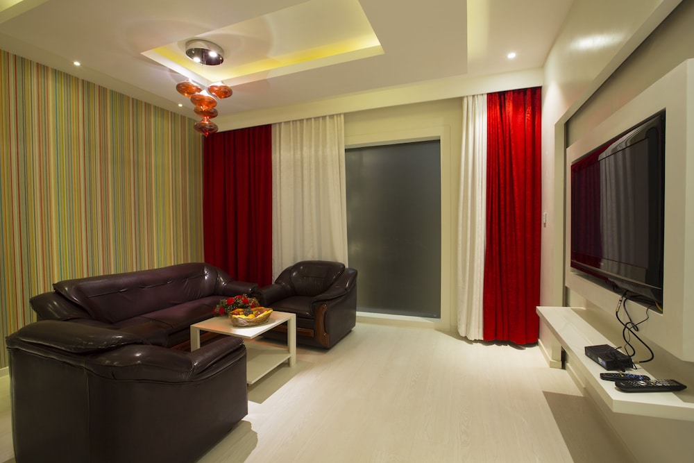 Executive Suite, City View Executive Suite, City View