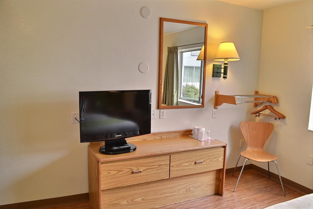 Deluxe Room, 2 Double Beds, Non Smoking, Refrigerator & Microwave photo 3