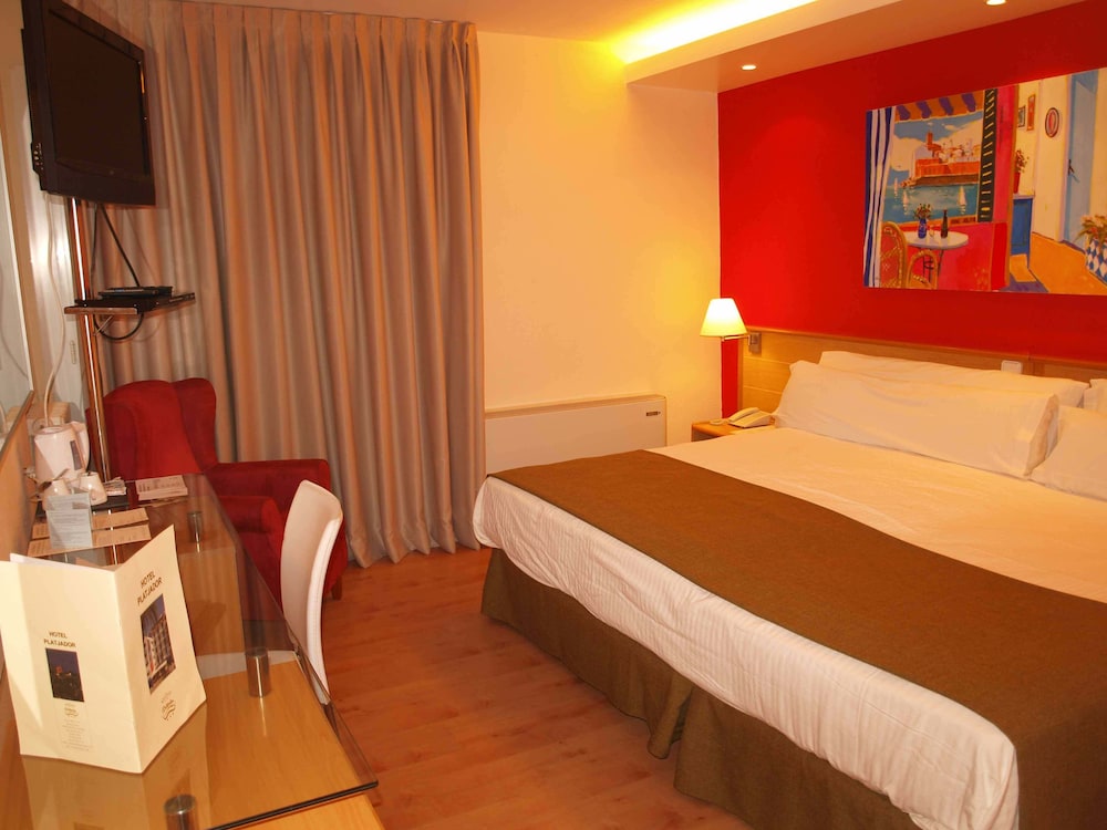 Double or Twin Room, Balcony, Sea View - Photo 2