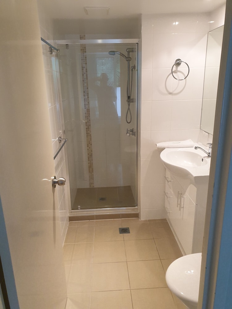 Deluxe Apartment, 2 Bedrooms (Air Con - 2 Nights) photo 3