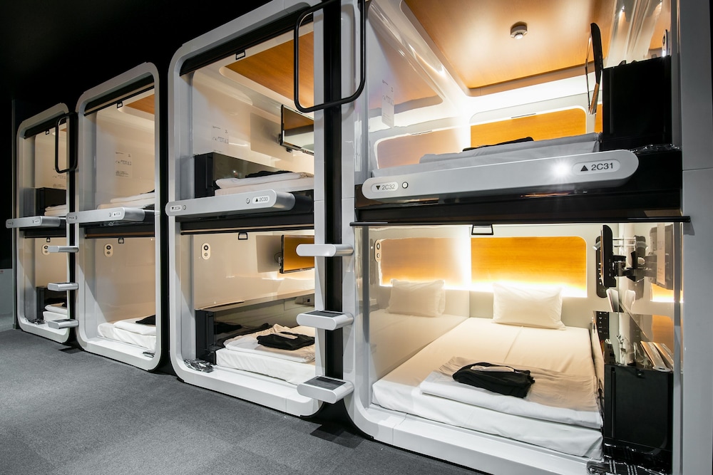 Male Only - Economy Class Cabin photo 1