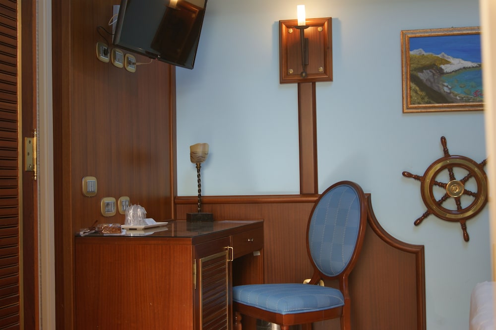 Economy Room - Photo 7