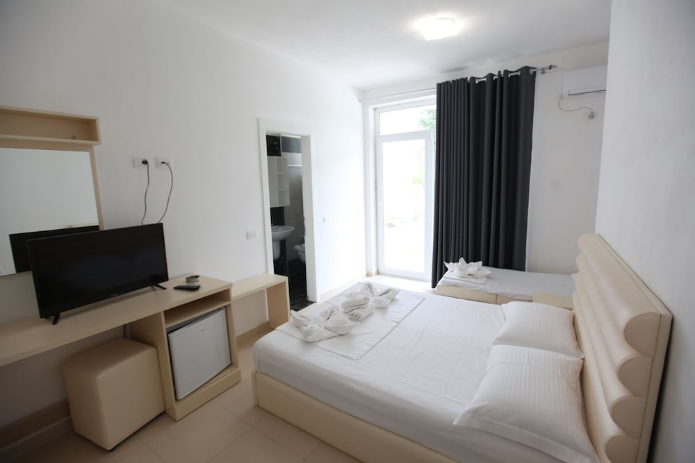 Triple Room, Balcony photo 2