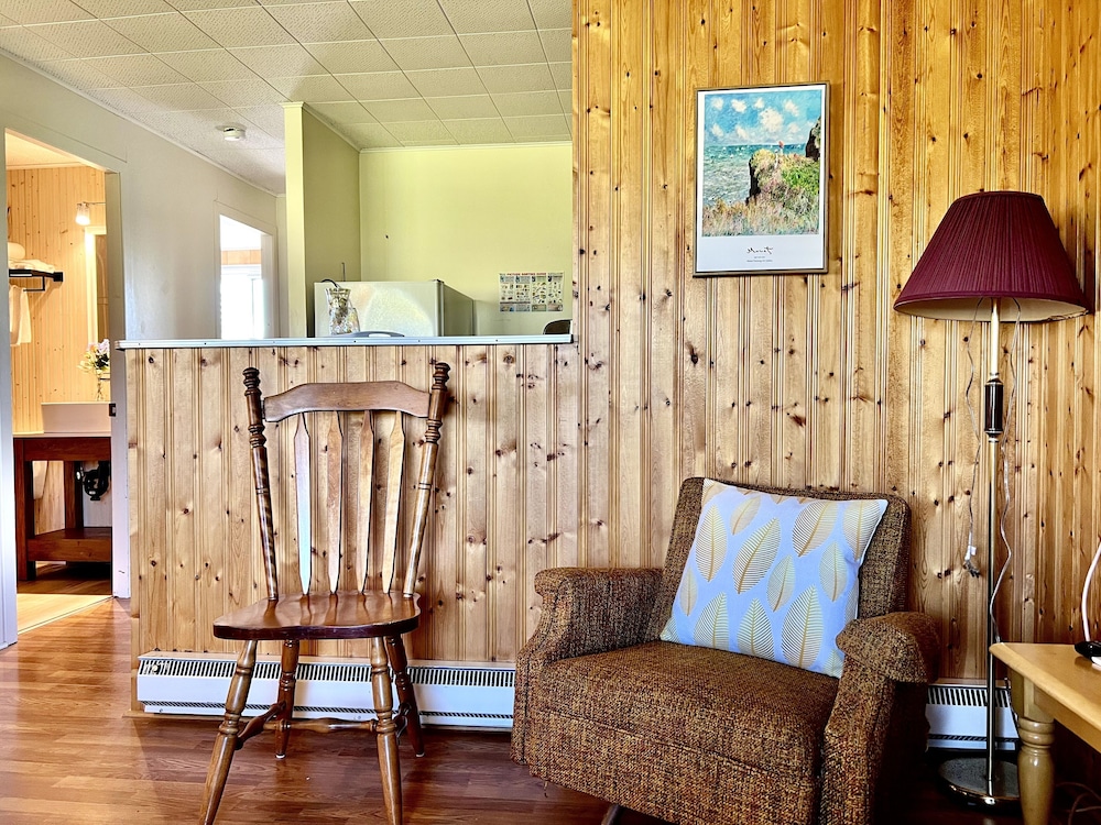 Standard Suite, 2 Bedrooms, Poolside