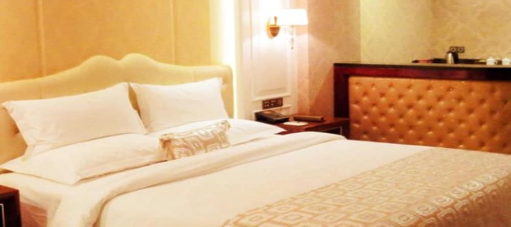 Deluxe Room, City View