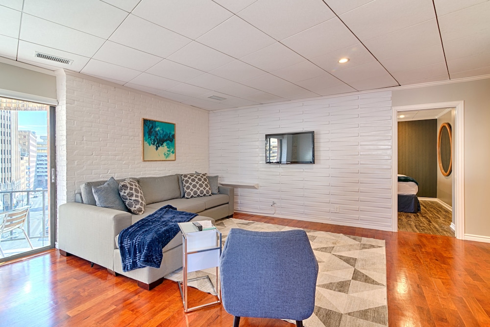 Apartment Suite - Photo 17