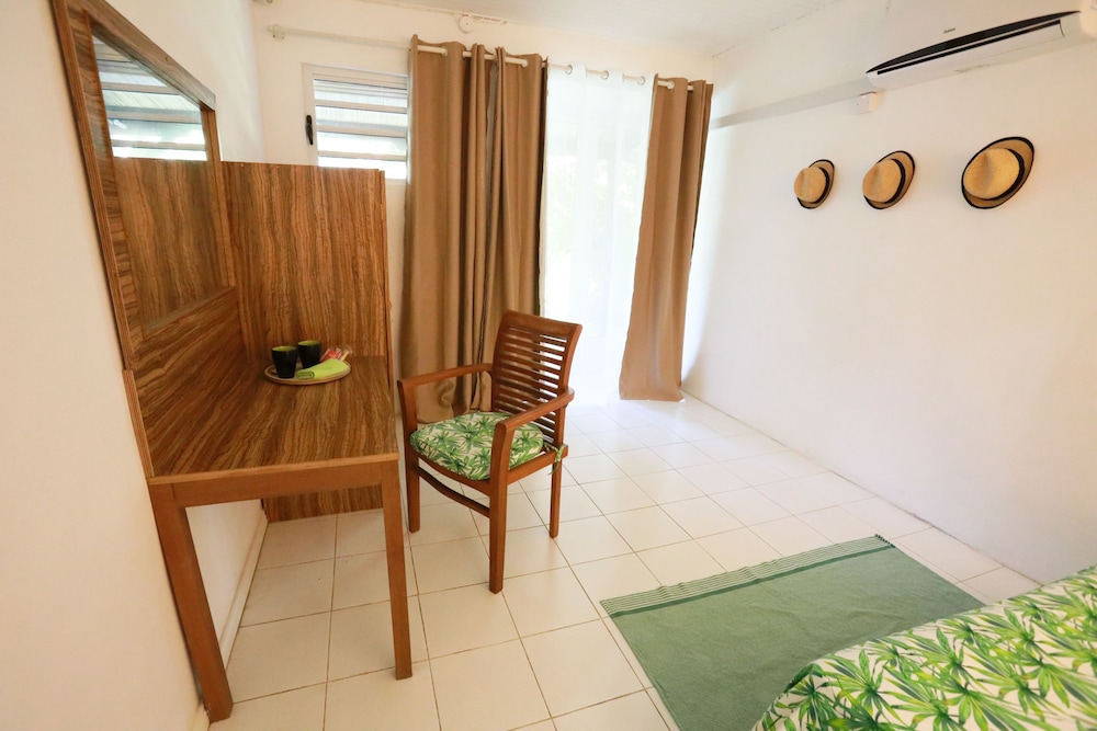 Family Room (Oasis) photo 2