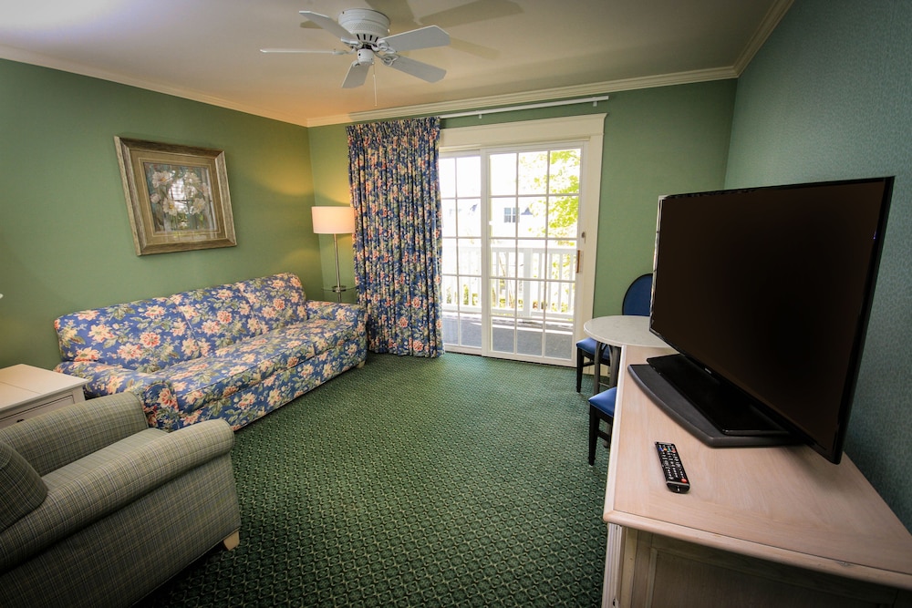 Room, 1 King Bed with Sofa bed photo 3