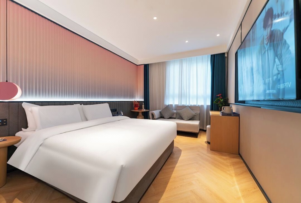 Comfort Single Room, City View