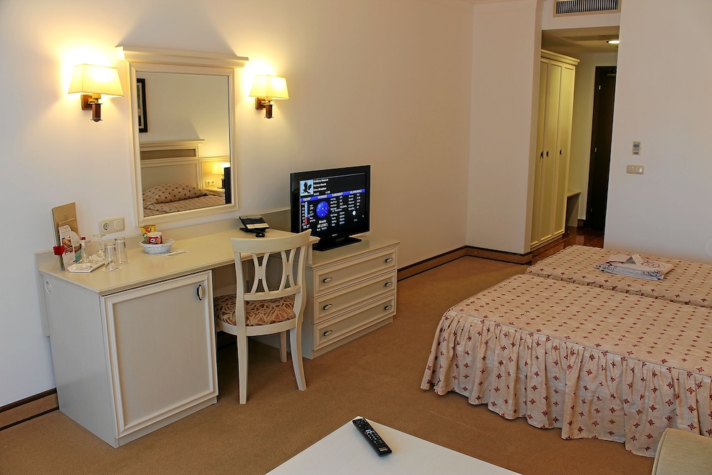 Double or Twin Room photo 2