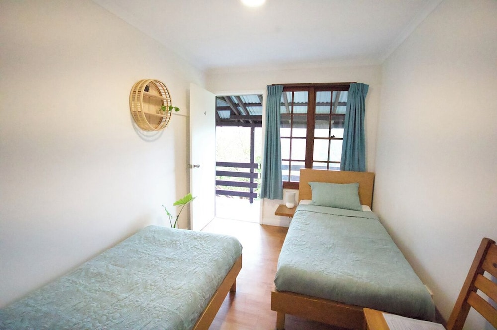Twin Room with Shared Bathroom photo 1