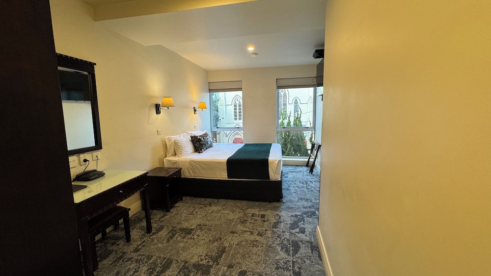 Premium King Split Room - Photo 1