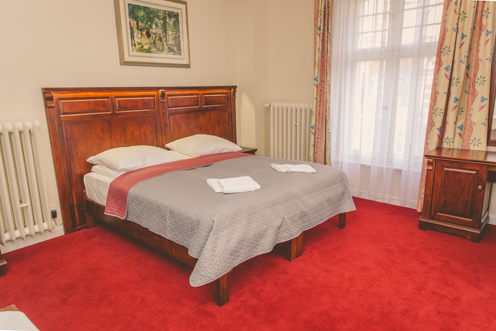Twin Room, 2 Twin Beds photo 3