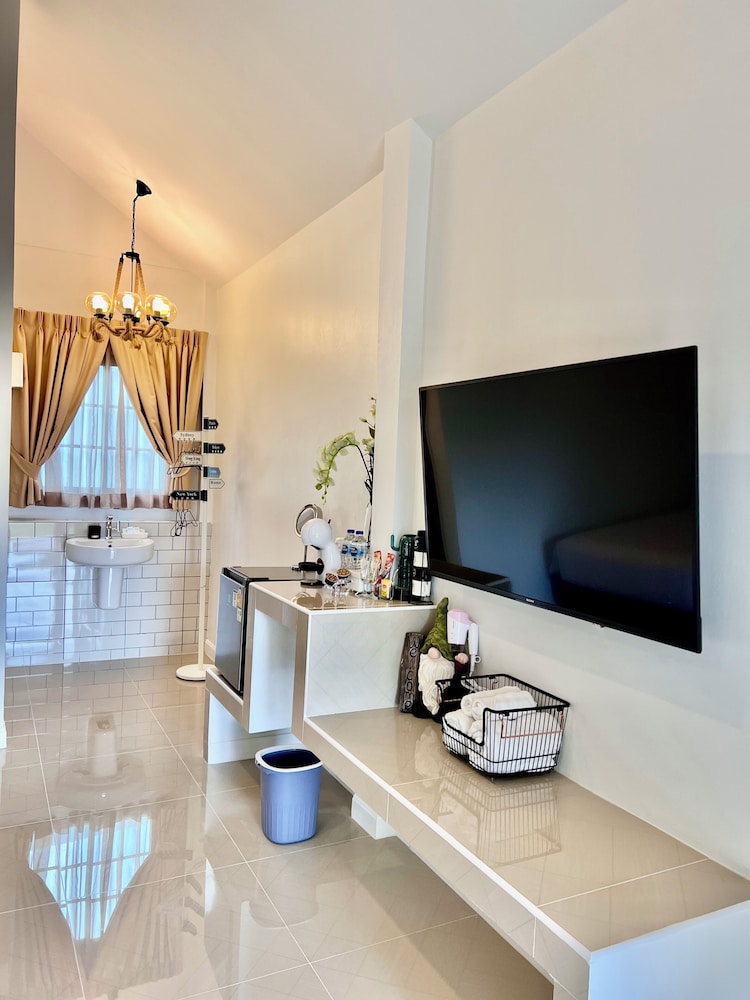 Twin Room - Photo 2