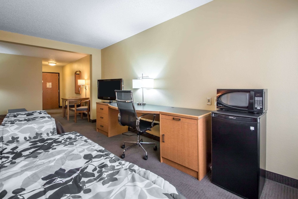 Suite, Multiple Beds, Accessible, Non Smoking - Photo 2