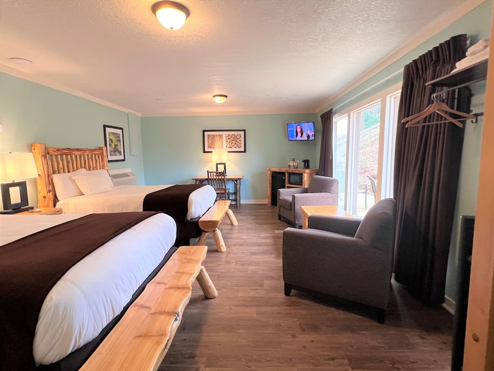 Inn Room 2 Queen Beds Mini Suite photo 1